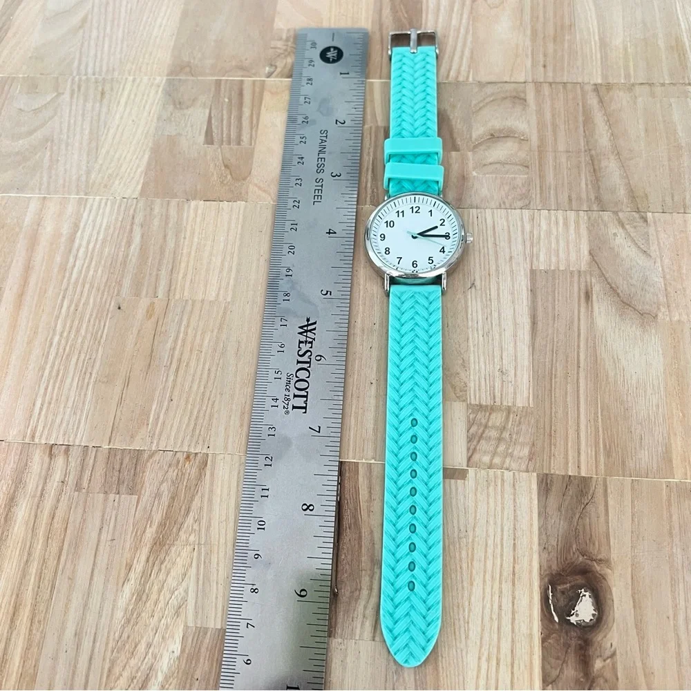 Unbranded ladies stainless steel silicone strap fashion watch NEW BATTERY